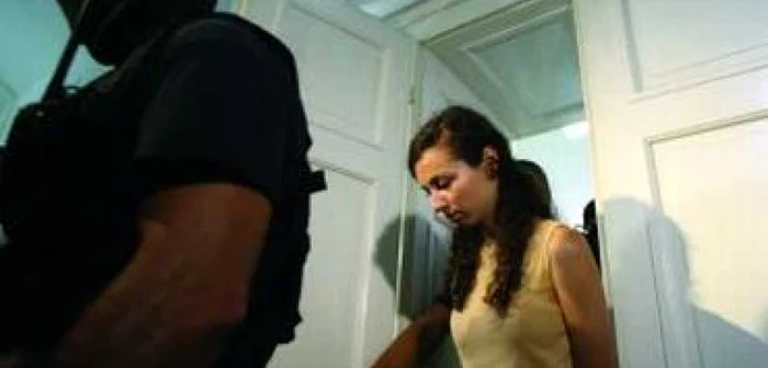 <b> Timişoara</b>: VIDEO Studenta acuzată de crima s-ar fi prostituat la cererea iubitului care voia maşină