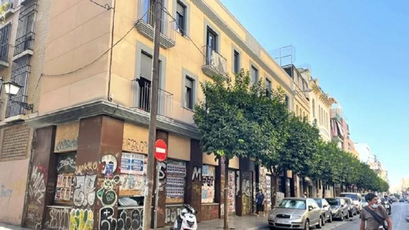 Clădirea ocupată de româîni. FOTO: ABC de Sevilla / Manuel Gómez