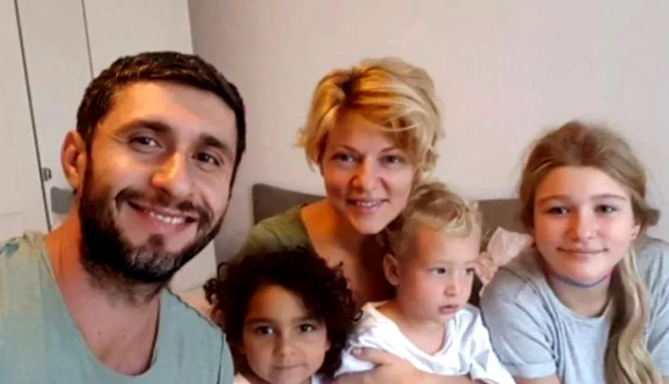 Dana Nălbaru și Dragoș Bucur și au întemeiat una dintre cele mai frumoase familii din showbizul autohton  jpeg