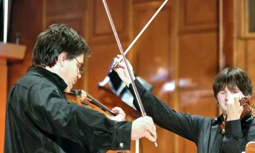 Stradivarius şi Guarneri se confruntă în România jpeg