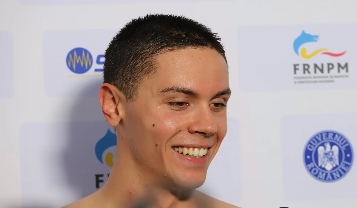 David Popovici, în extaz după ce a câștigat patru medalii de aur în patru zile: „Se simte în aer. Aproape că îmi dau lacrimile, la asta visam!”