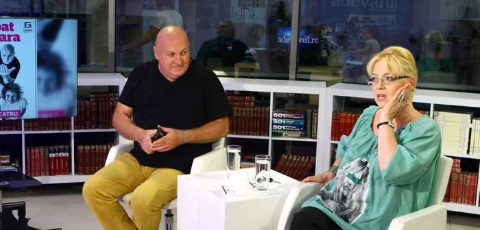 Constantin Cotimanis şi Emilia Popescu, în studioul Adevărul Live FOTO Marian Iliescu