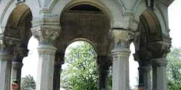 Expoziţie de arme, la Cimitirul Eroilor