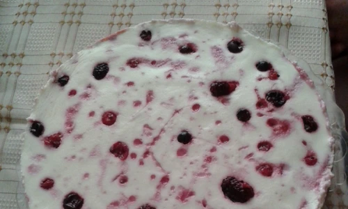 Tort cu piscoturi si fructe de padure jpeg