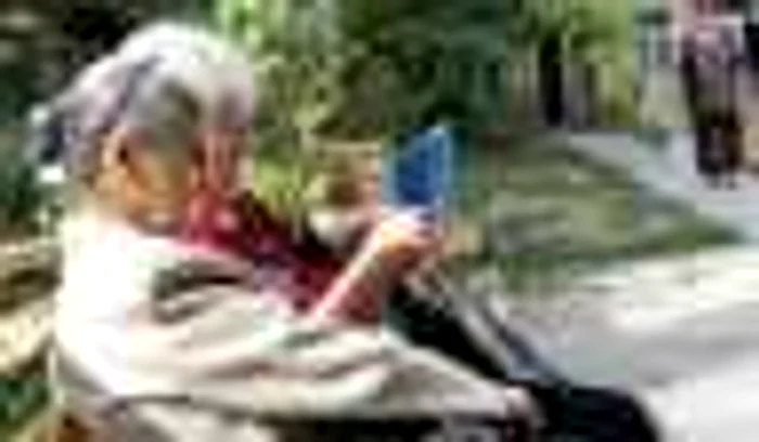 Pensionarii gălăţeni supravieţuiesc din credite, Foto: Bogdan Dimofte