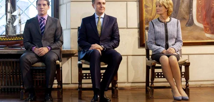 Fostul principe Nicolae (stânga) nu a fost lăsat de reprezentanţii Casei Regale, printre care principalii sunt principesa Margareta şi principele Radu, să-şi vadă bunicul, aflat pe patul de moarte. FOTO Mediafax