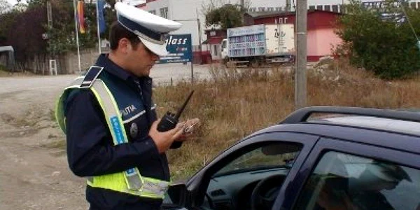 Poliţişti în trafic