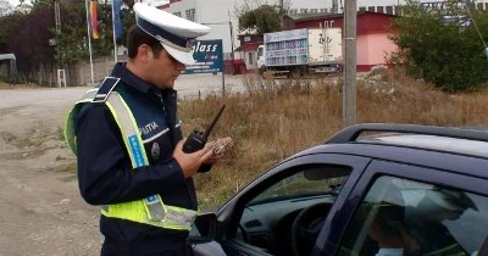 Poliţişti în trafic