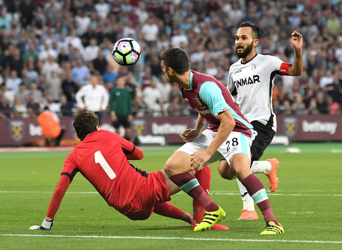 
    Astralii s-au apărat perfect în Angliafoto:mediafax  