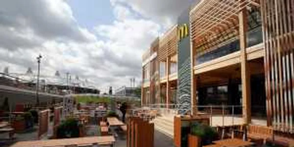 FOTOGALERIE Cel mai mare McDonald’s din lume, deschis pentru Jocurile Olimpice de la Londra