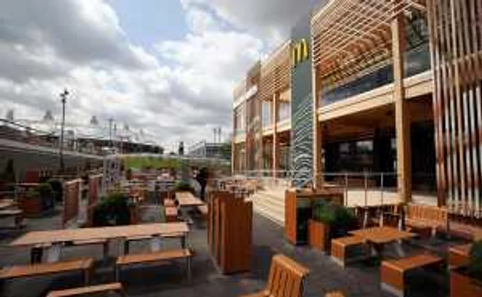 FOTOGALERIE Cel mai mare McDonald’s din lume, deschis pentru Jocurile Olimpice de la Londra