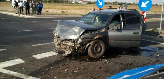 Un minor care se afla în autoturismul Renault a fost rănit în urma accidentului