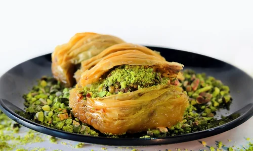 Baclava cu fistic  Sursa foto shutterstock 2113201757 jpg
