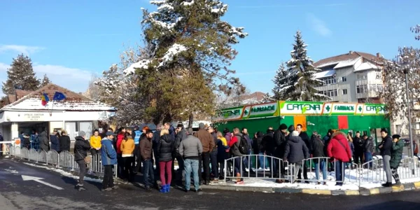 Protest la Vâlcea în semn de solidaritate cu bebeluşul aflat în moarte cerebrală la Marie Curie în Bucureşti diagnosticat iniţial cu laringită Foto Adevărul
