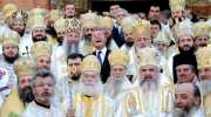 Andrei Pleşu riscă să fie un oarecare sfătuitor pe umărul lui Traian Băsescu, şoptindu-i să râdă în mijlocul preoţilor.