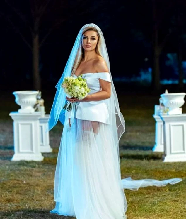 Lora, în ziua nunții / Foto: arhivă