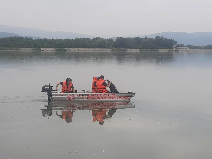 Tânăr IT-ist dat dispărut în Râmnicu Vâlcea căutat pe Olt cu bărcile cu sonar Foto ISU Vâlcea jpeg