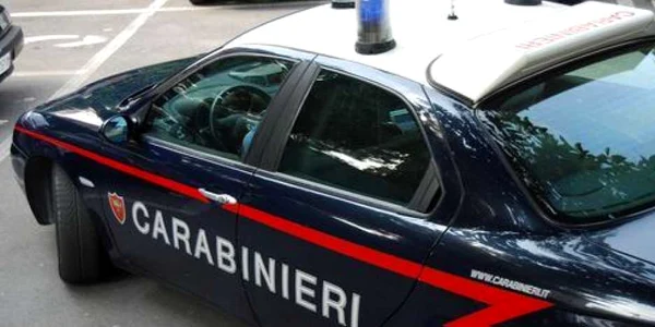Autorităţile italiene au fost alertate de mătuşa tinerei