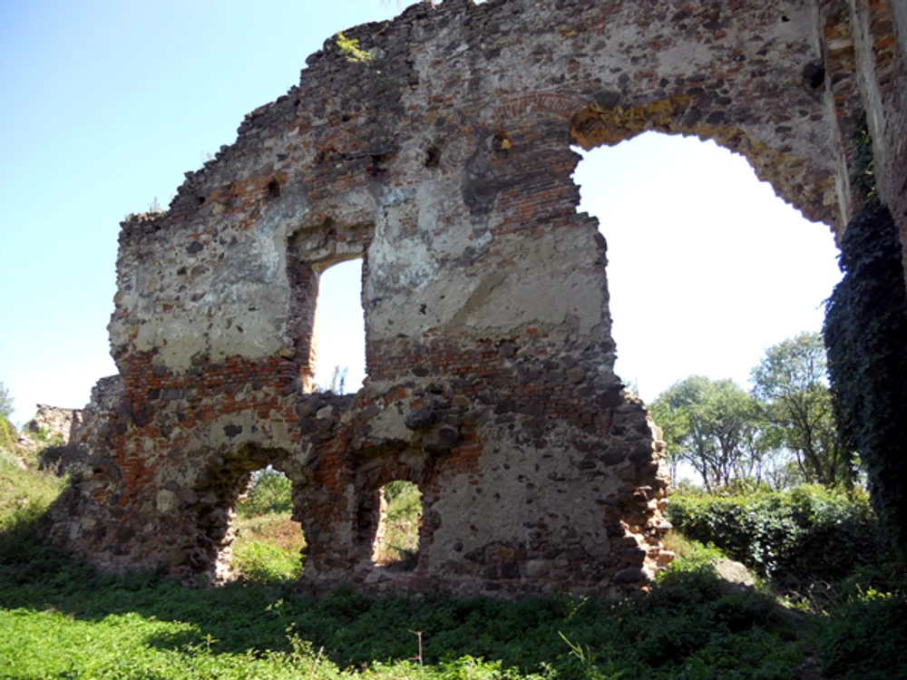 Castelul Lonyai - o bijuterie renascentistă aflată în prag de colaps