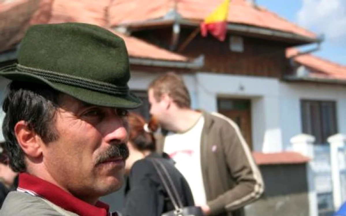 Poliţistul este contestat de locuitorii din Porumbacu de Jos