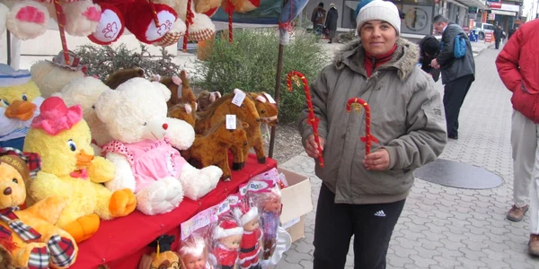 Violeta Răducanu vinde de 20 de ani jucării