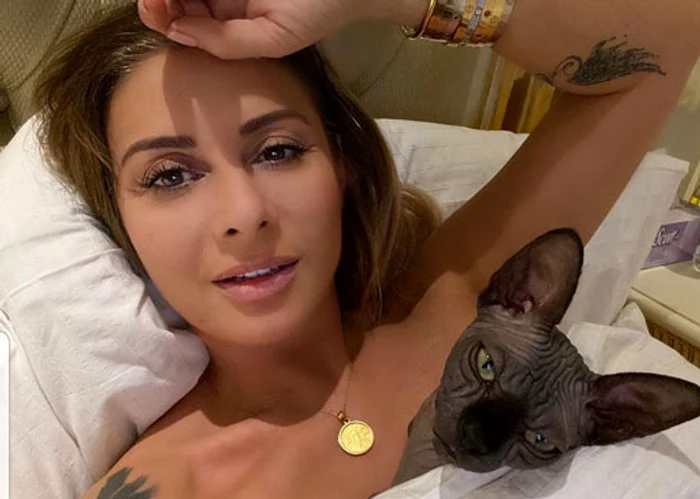 
    Câinele Supai  are un fâș  cu glugă  