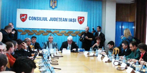 Aleşii din CJ s-au întâlnit astăzi în şedinţă extraordinară