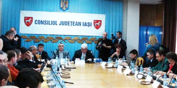 Aleşii din CJ s-au întâlnit astăzi în şedinţă extraordinară