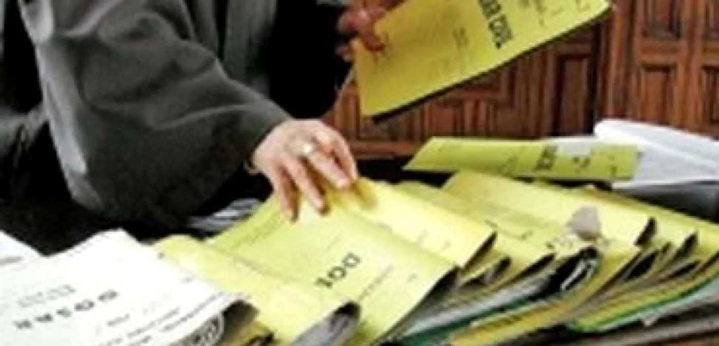 Târgu-Mureş: 4.000 de euro mită în procesul permiselor
