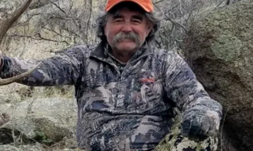 Ernie Dosio FOTO Wagonhound Outfittersn Facebook via People webp