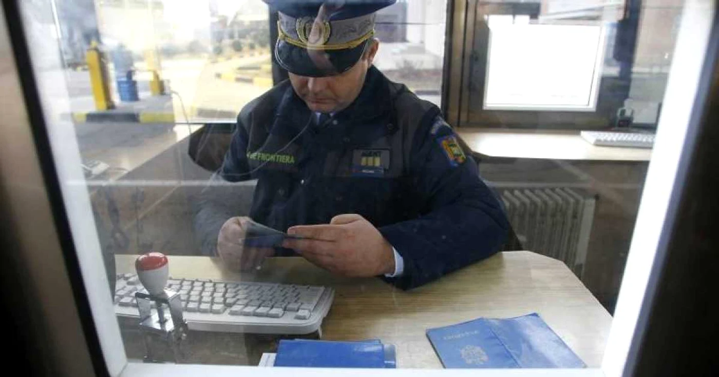 Polițiștii de frontieră au depistat actele false