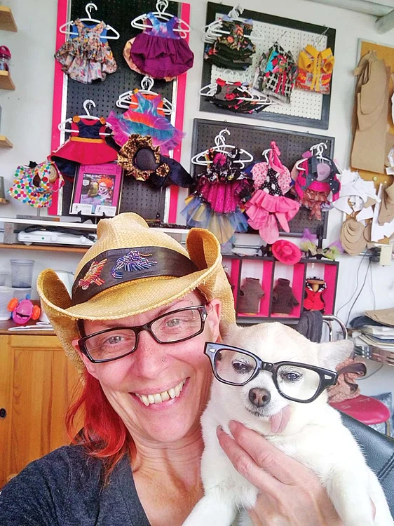 Două cochete: Bonni și Josie