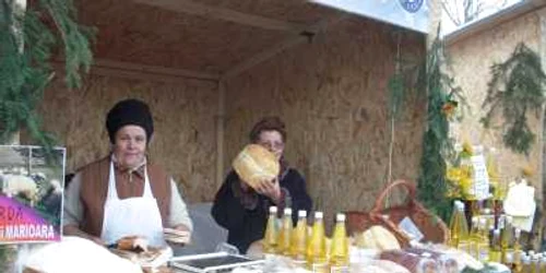 Clujenii au cumpărat pâine de casă şi produse din carne la târgul „Produs de Cluj“.