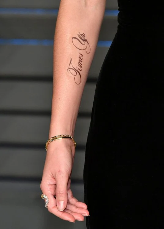 Emma Watson şi-a făcut un tatuaj în numele mişcării Time's Up