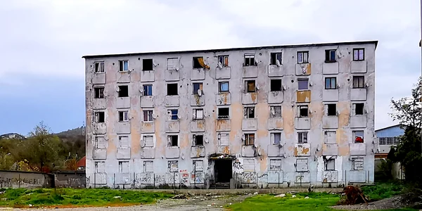 Blocul fantomă fin Hunedoara. Foto: Daniel Guță