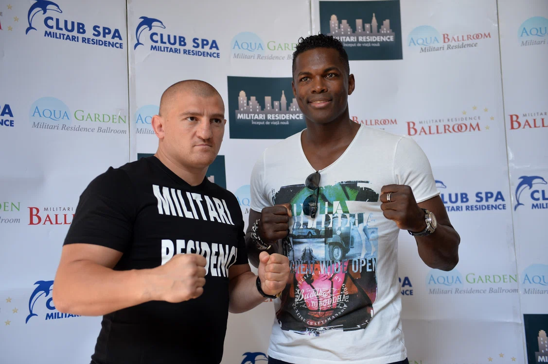 
    Bonjasky, împreună cu promotorul Eduard Irimia şi staful Superkombat, va fi prezent la petrecerea Gumball 3.000 din clubul PlayerFoto Click!  
