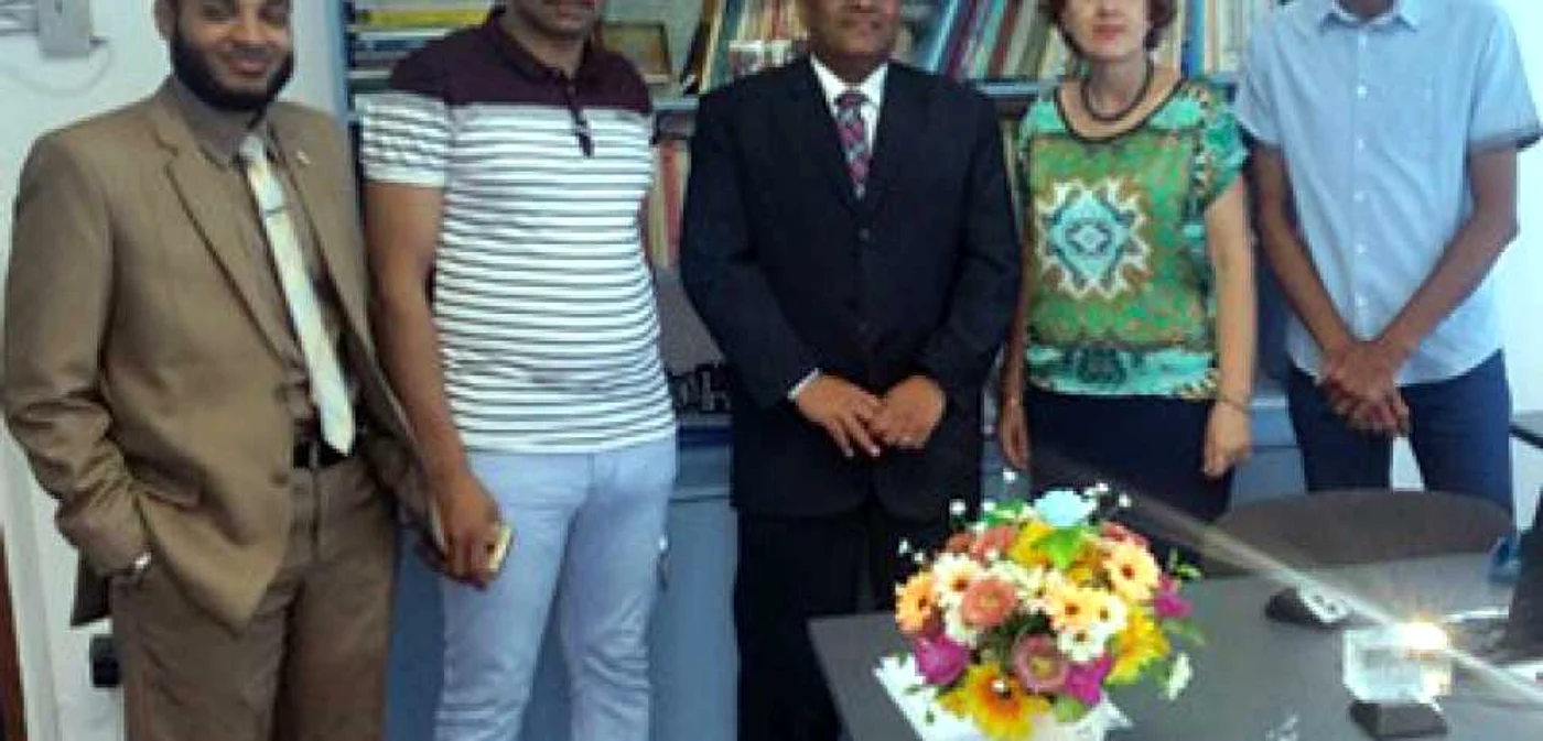 Profesorii din Egipt alături de colegii lor din Galaţi Foto: UGAL