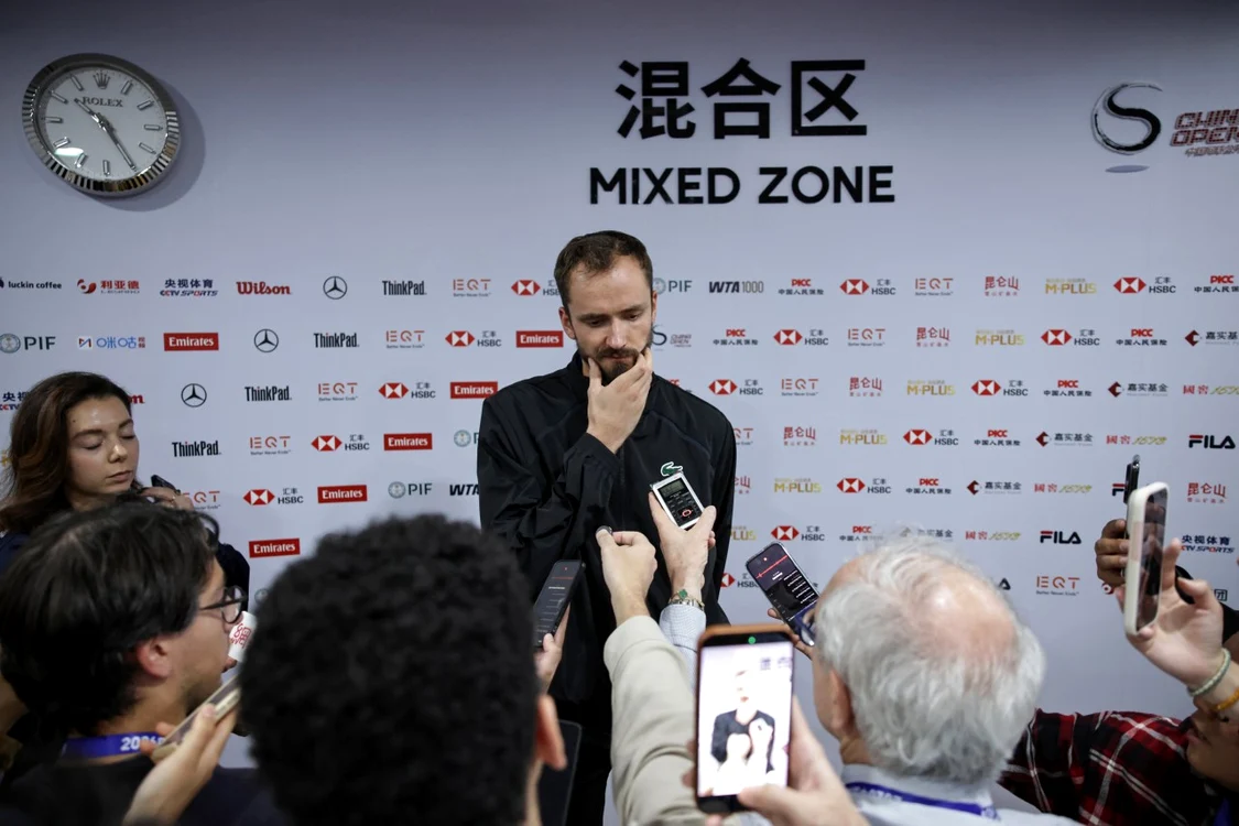 Medvedev a dat explicații în zona mixtă