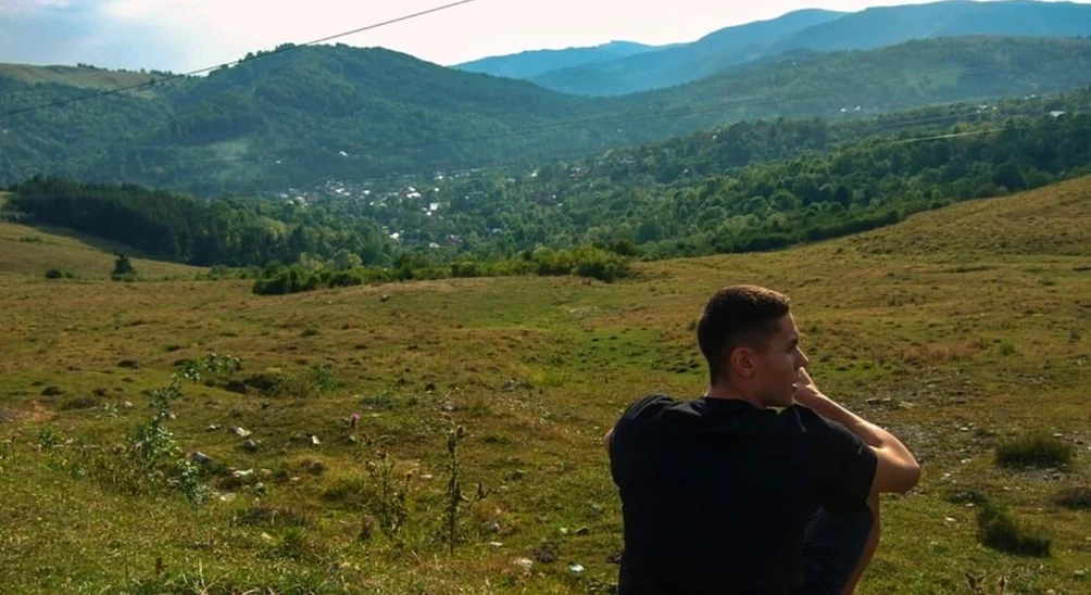 David Popovici își petrece vacanța în Valea Doftanei, Lacul Paltinu / Foto: Instagram
