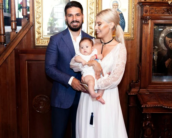 Artista şi iubitul ei, într-o fotografie de la botezul micuţei Erin