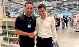 Nicusor Dan la Primark jpg