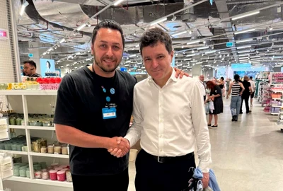 Nicusor Dan la Primark jpg