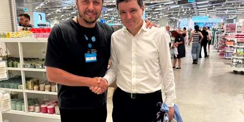 Nicusor Dan la Primark jpg