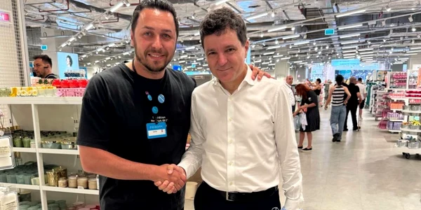 Nicusor Dan la Primark jpg