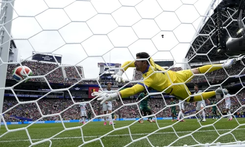 Thibaut Courtois (EPA) jpg