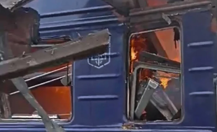 Tren lovit de ruși 