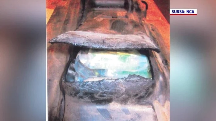 
    Cele 32 de kg de cocaină erau ascunse în rezervorul fals al dubei conduse de ieșeanul Ion CazacFoto: captură stirileprotv.ro/sursa NCA  