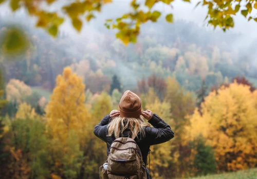 shutterstock - Toamna la munte - drumetie - vremea - ceata - frig 