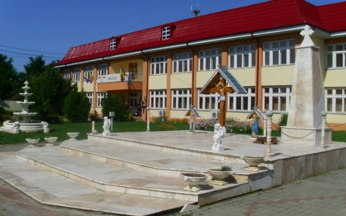 Primăria comunei Traian, implicată în proiectul social pentru bunici FOTO Primăria Traian