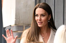 Kate Middleton cu colierul cu perlă GettyImages 1394068312 jpg